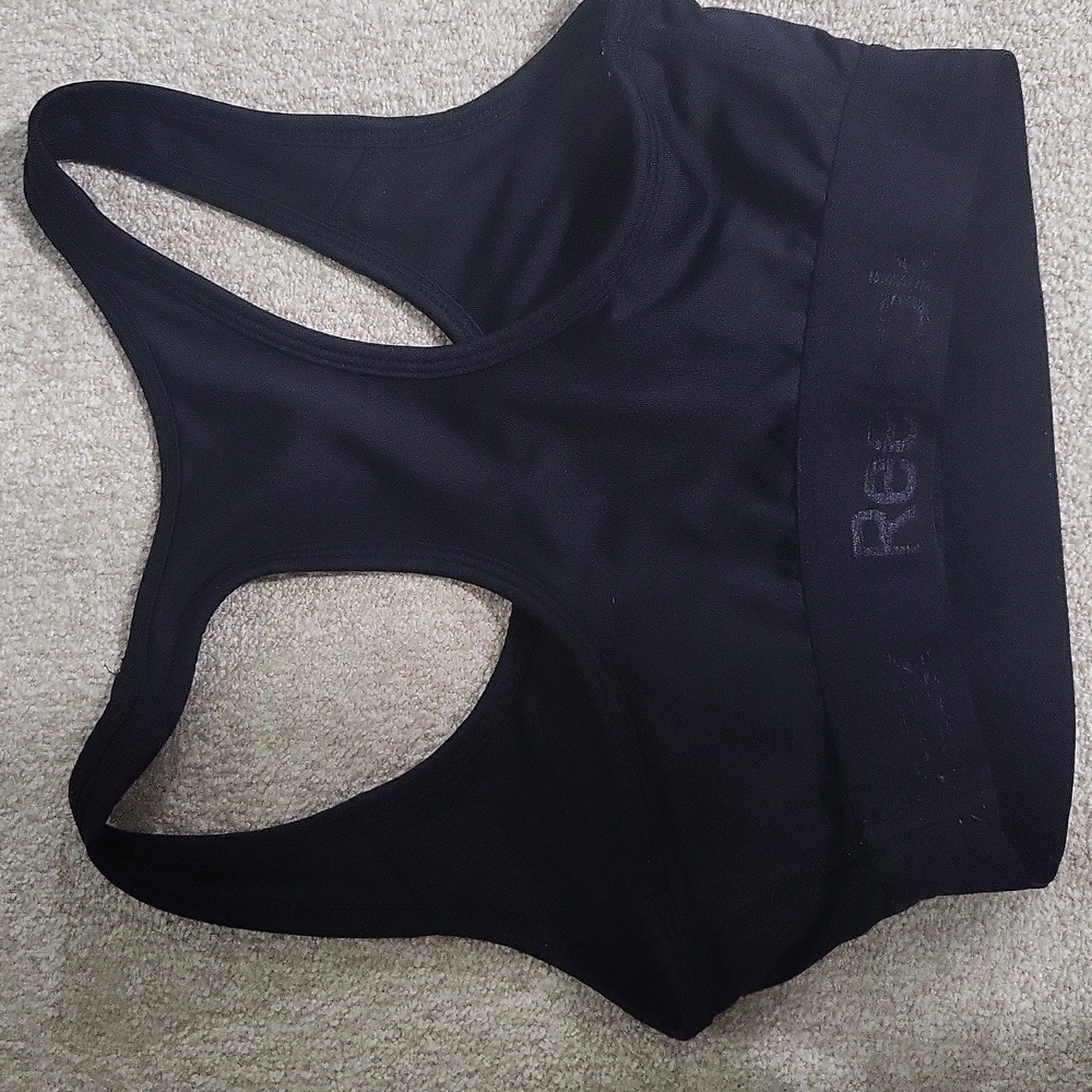 2 Womens Sports Bras Size Xs-Nike And Reebok - Picture 3 of 9